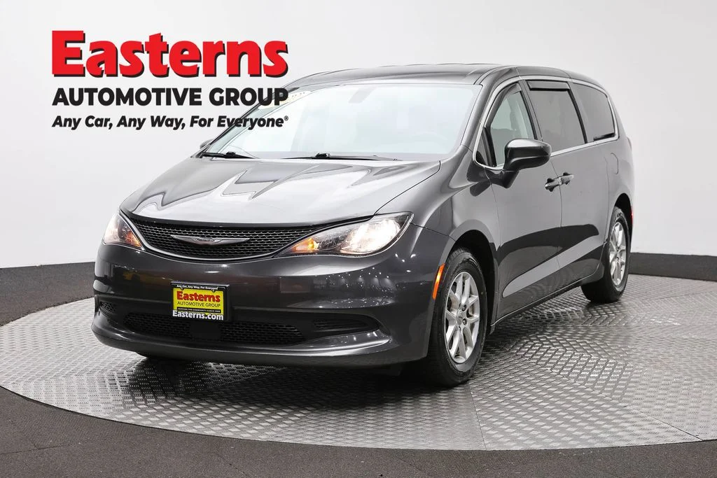 Used 2022 Gray Chrysler LX image 1