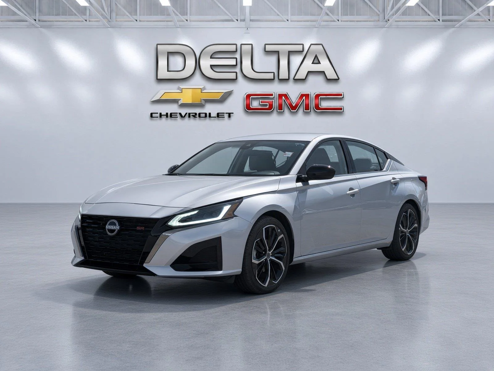 Used 2025 Silver Nissan SR image 1