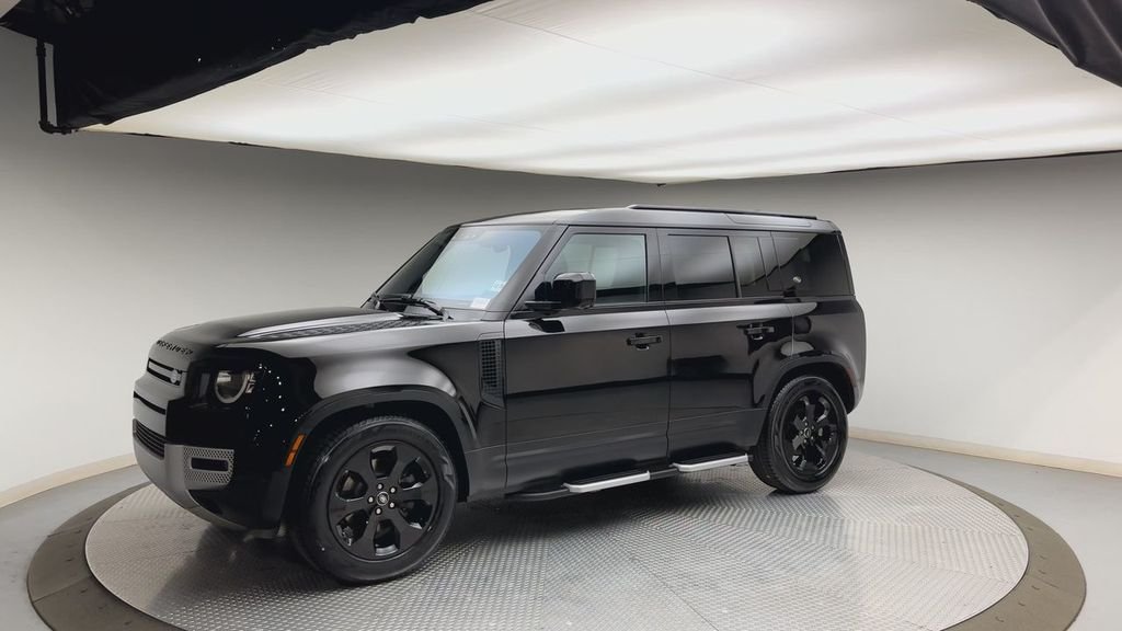 Used 2020 Santorini Black Metallic Land Rover S image 6