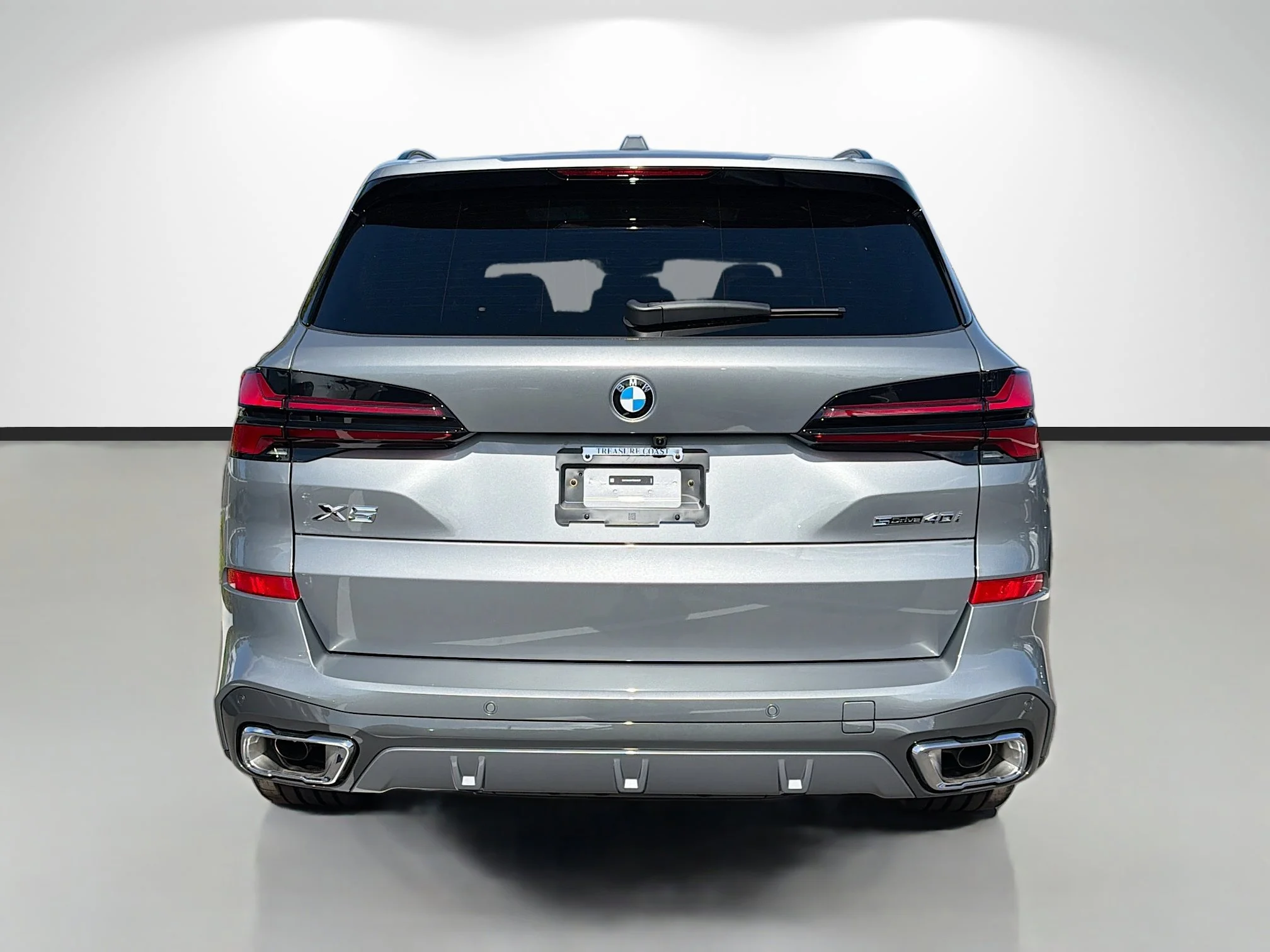 New 2026 Skyscraper Grey Metallic BMW sDrive40i image 4