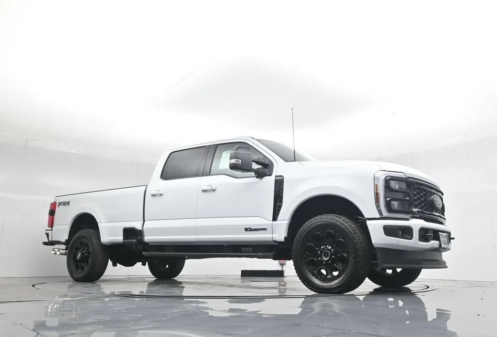 New 2026 Oxford White Ford Lariat image 52