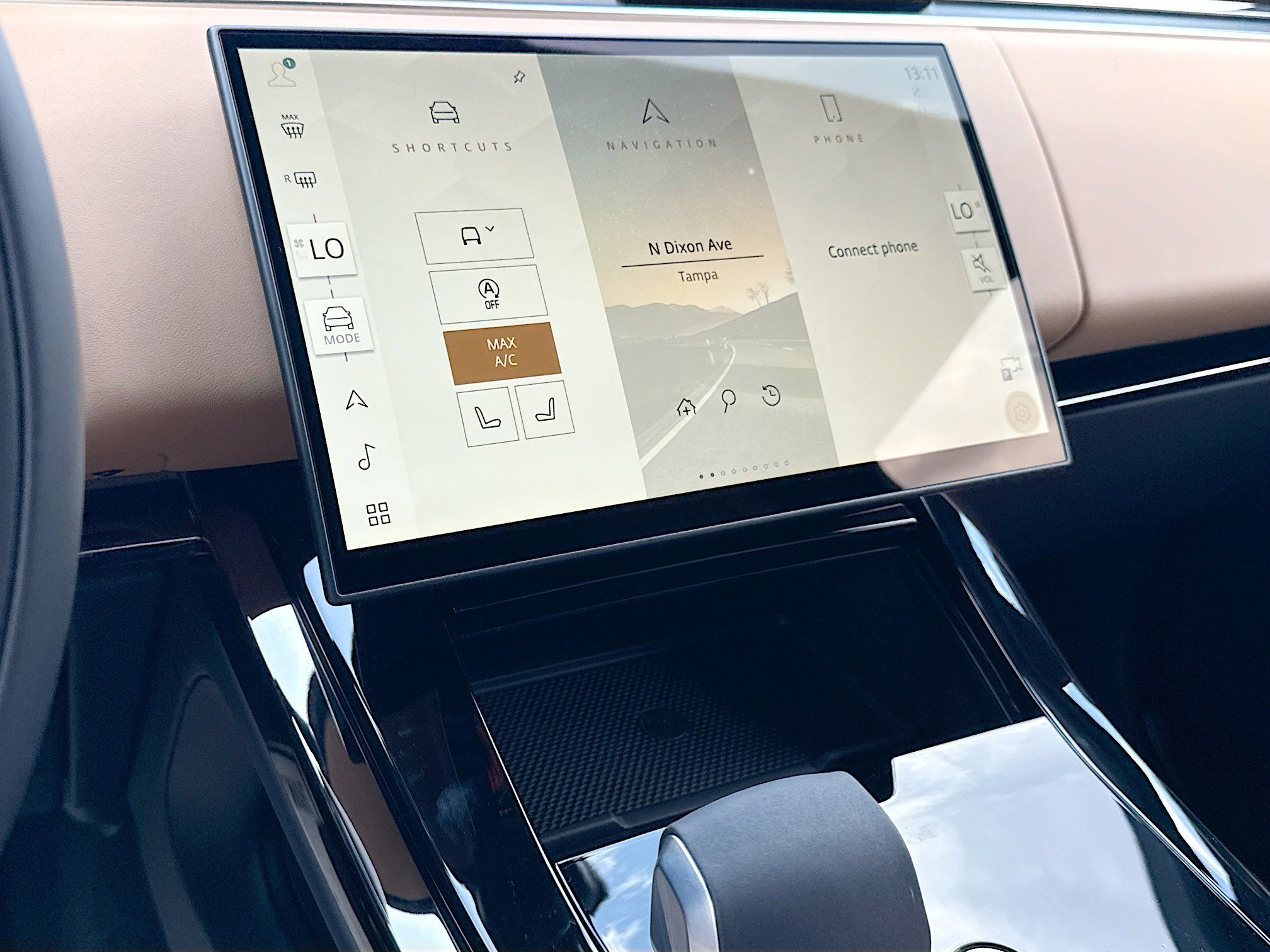 New 2026 Fuji White LAND ROVER SE image 27