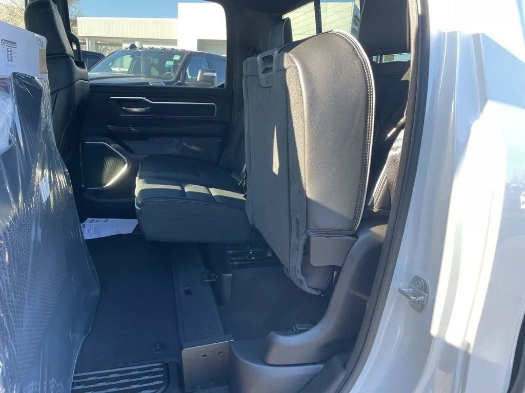 New 2026 Ivory White Tri-Coat Pearl-Coat Exterior Paint RAM Laramie image 31