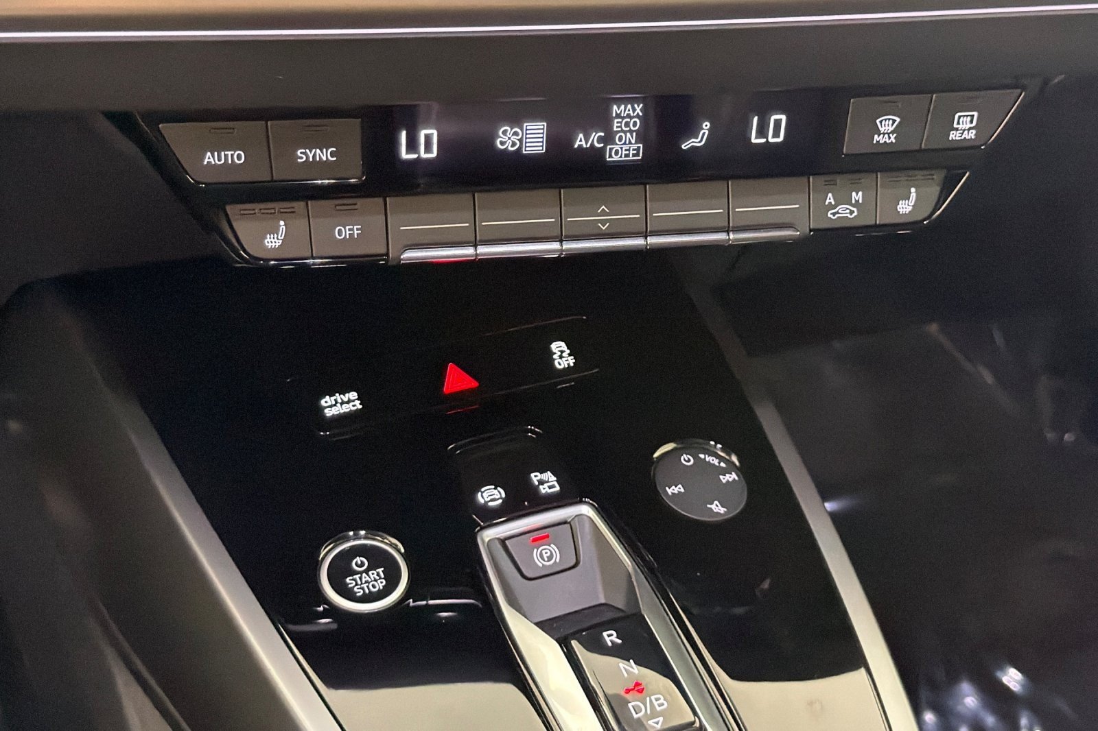 Used 2024 Mythos Black Metallic Audi Premium 55 quattro image 19