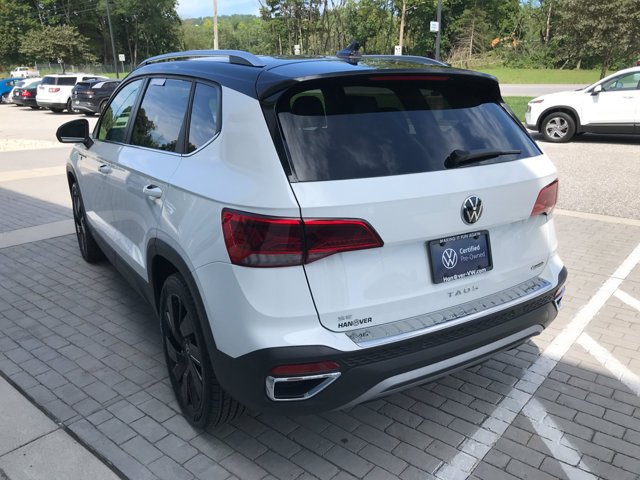 Certified Used 2023 Pure White Volkswagen SE image 6