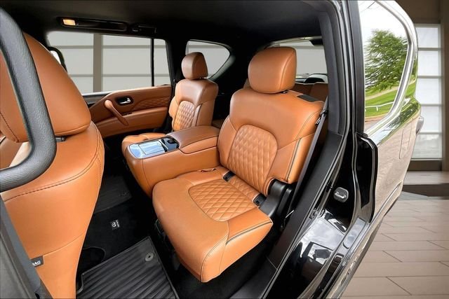 Used 2024 Black INFINITI Sensory image 25
