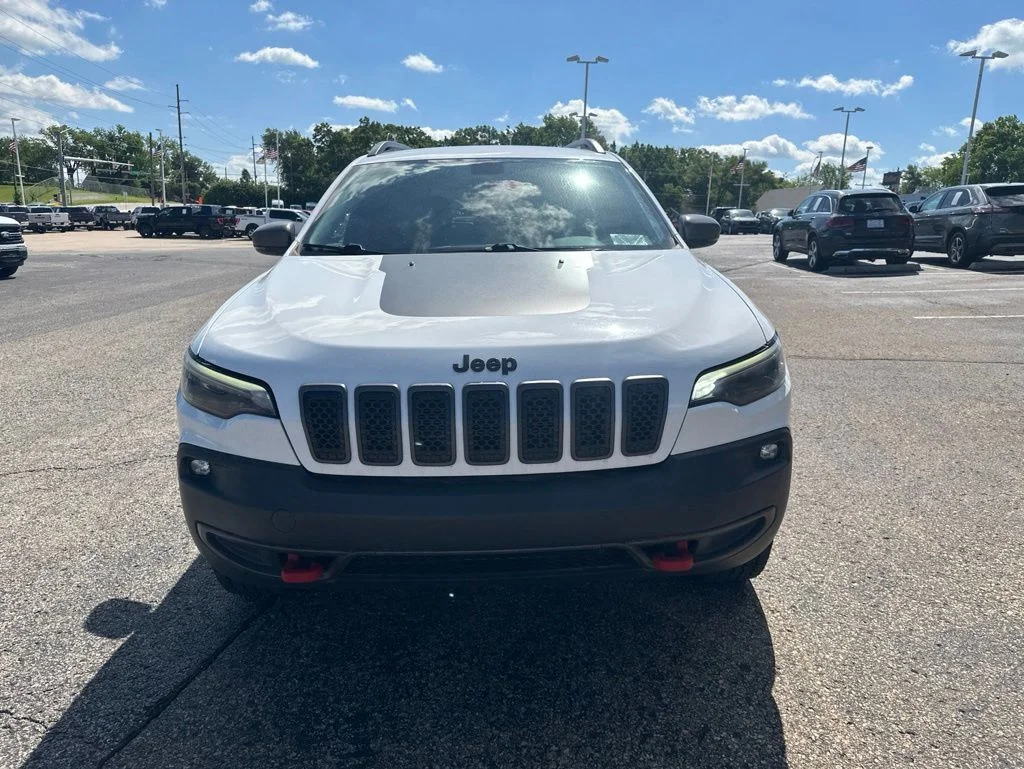 Used 2019 Jeep Cherokee Trailhawk with VIN 1C4PJMBX5KD369588 for sale in Kansas City