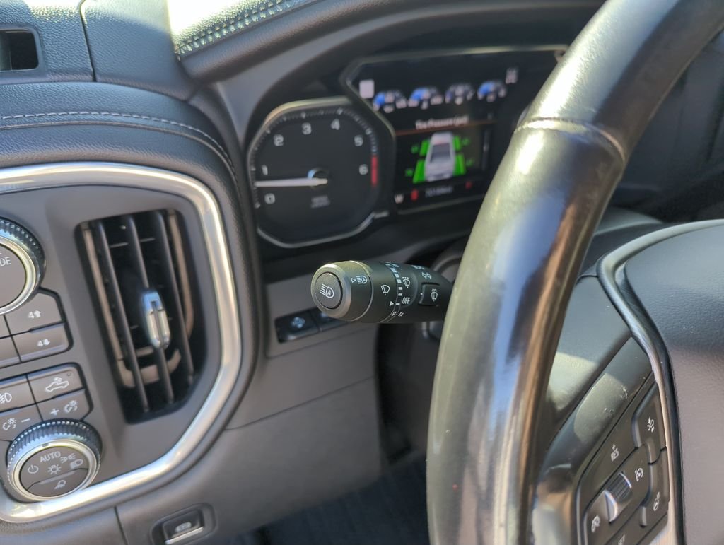 Used 2021 White GMC Denali image 20