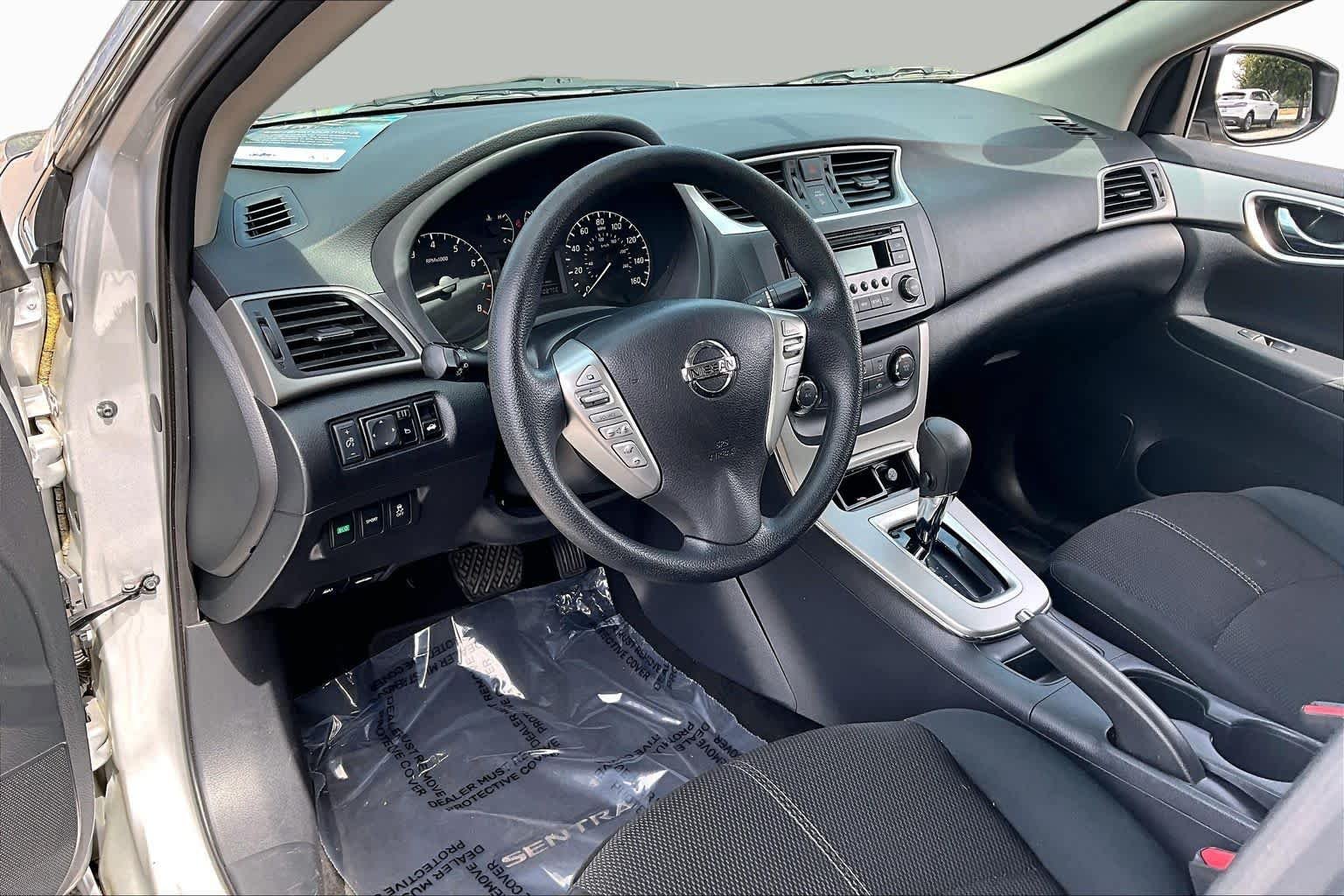 Used 2015 Brilliant Silver Nissan S image 17