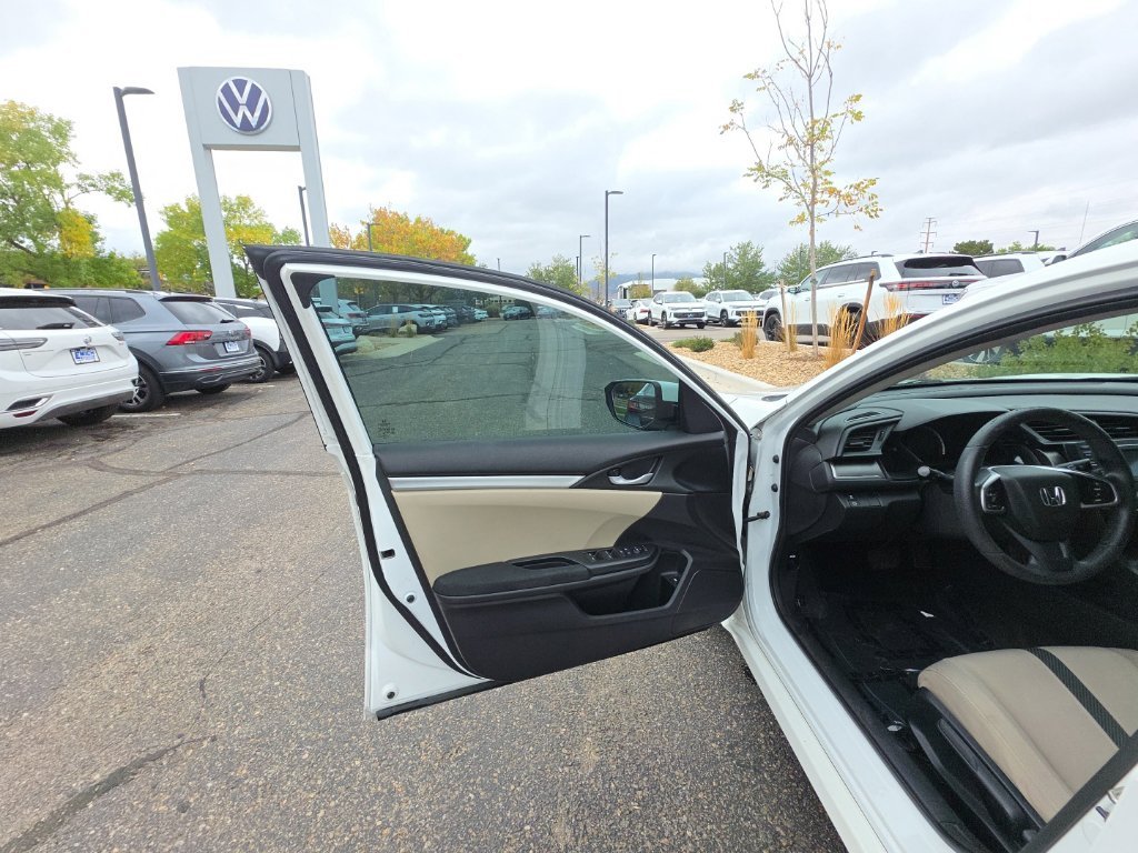 Used 2016 Taffeta White Honda LX image 9