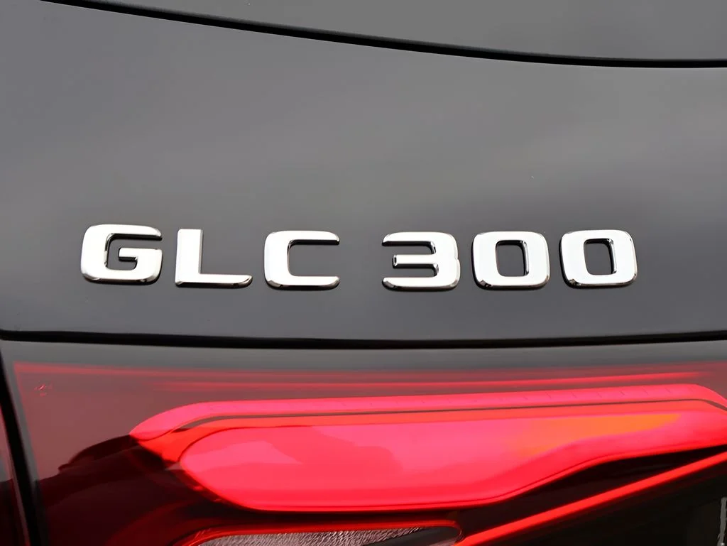 Used 2026 Black Mercedes-Benz GLC 300 image 8