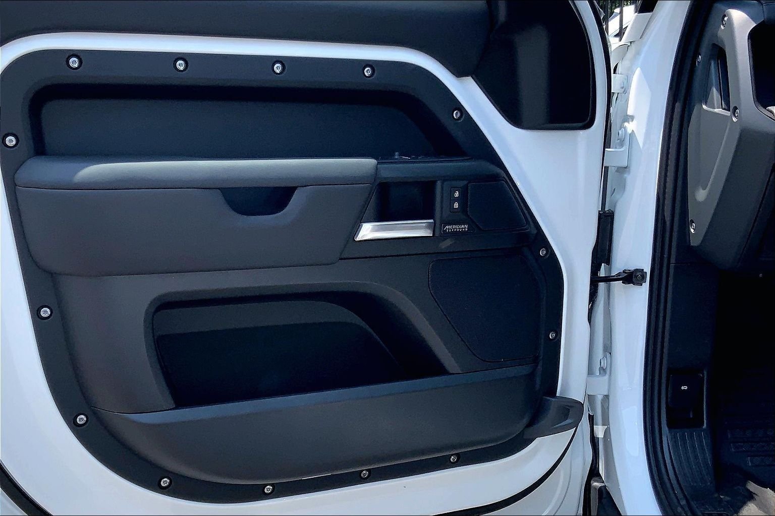 New 2026 Fuji White Land Rover X-Dynamic SE image 10
