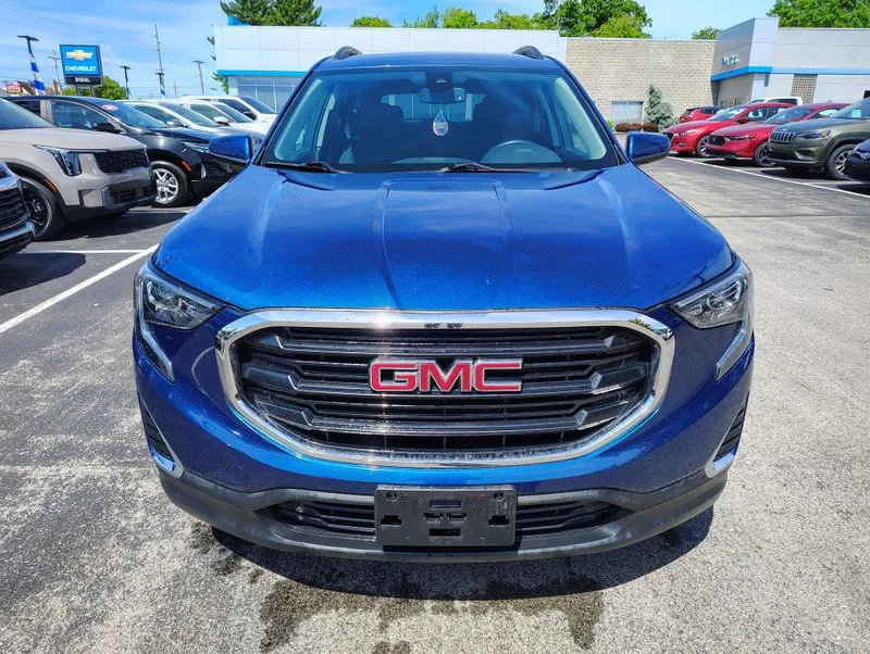 Used 2020 Blue GMC SLE image 2