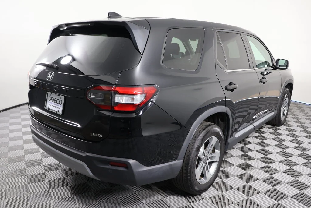 Used 2024 Black Honda EX-L image 8