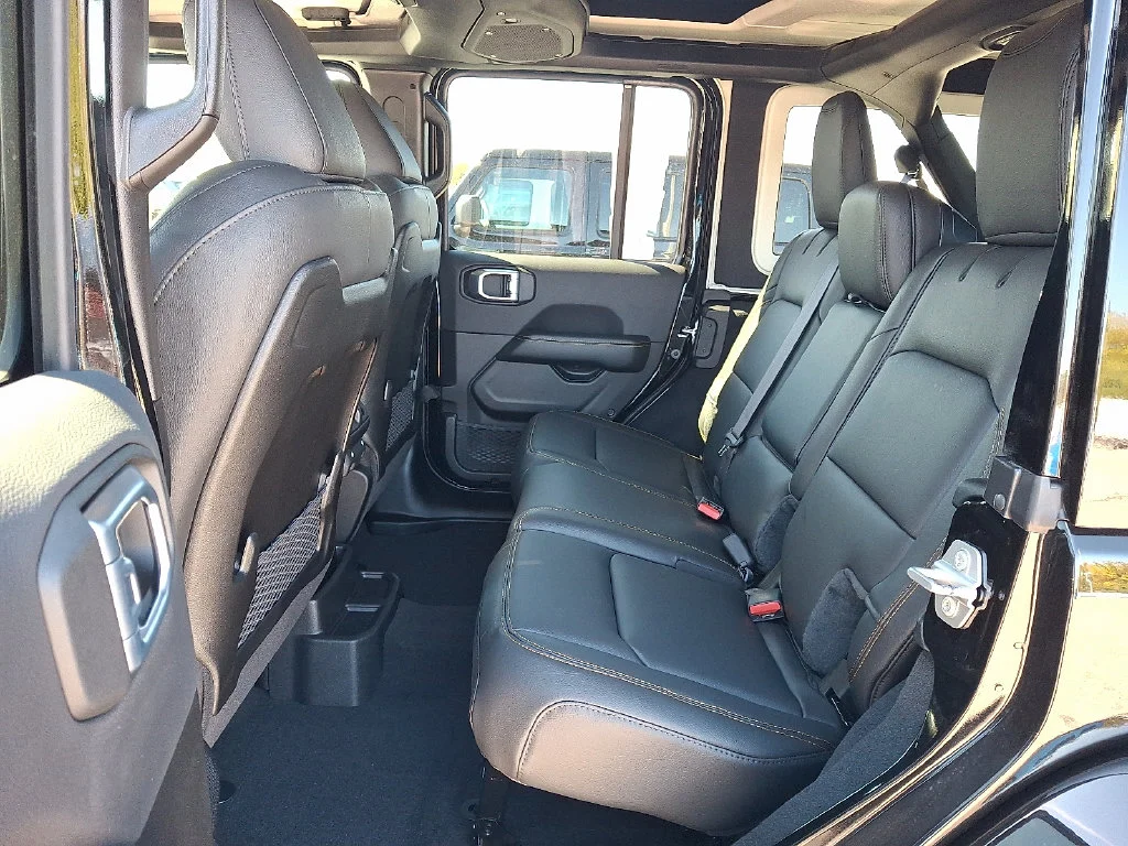 New 2027 Black Jeep Sahara image 6