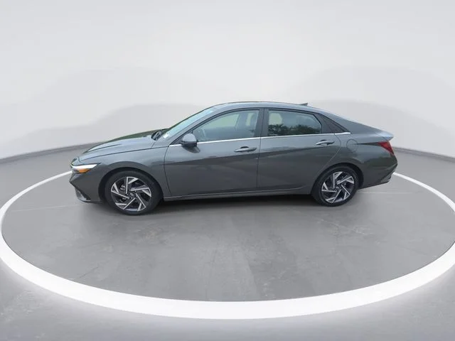 Used 2024 Gray Hyundai Limited image 4
