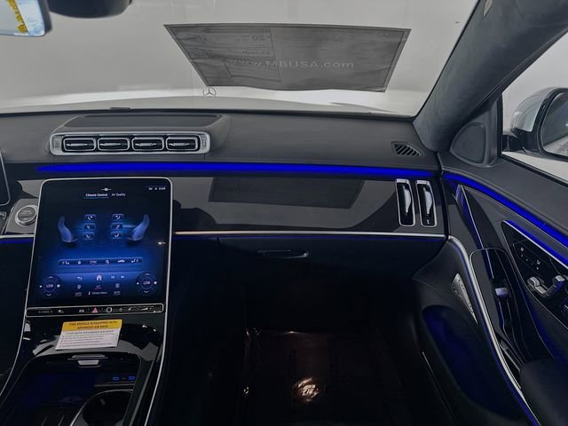 New 2026 MANUFAKTUR Moonlight White Metallic Mercedes-Benz S 580 image 56