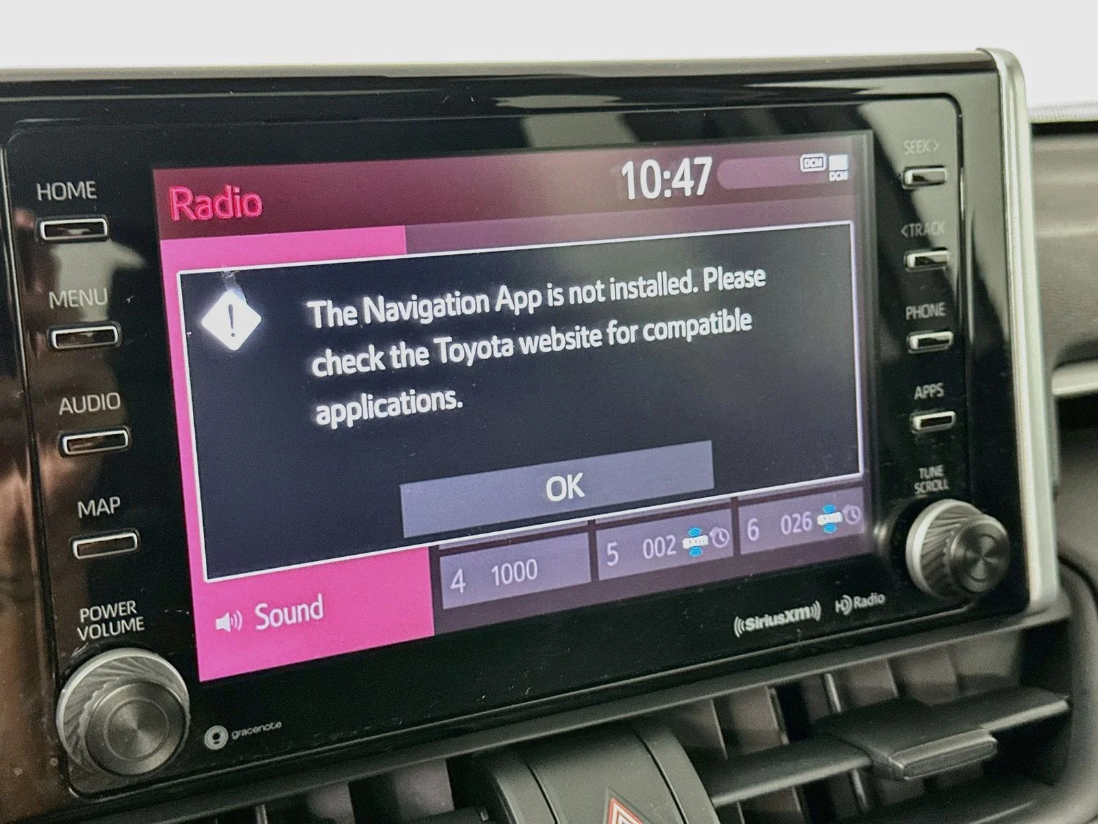 Used 2020 Magnetic Gray Metallic Toyota XLE image 13