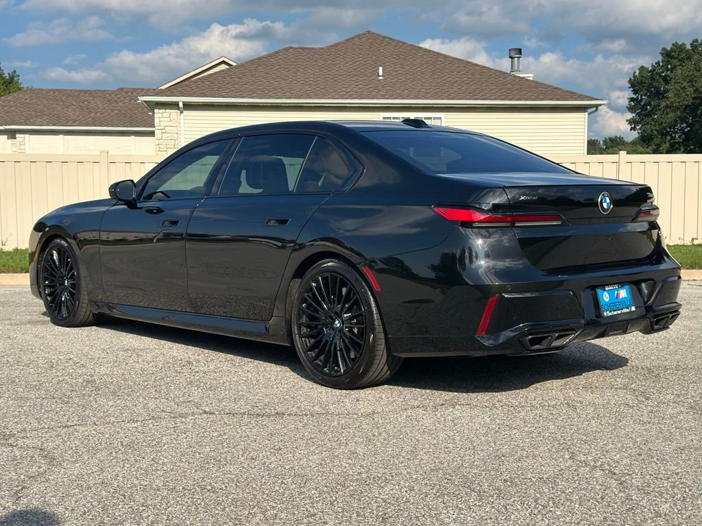 Used 2025 Black BMW 760i xDrive image 5