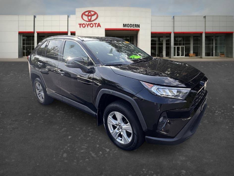 Used 2020 Midnight Black Metallic Toyota XLE image 9