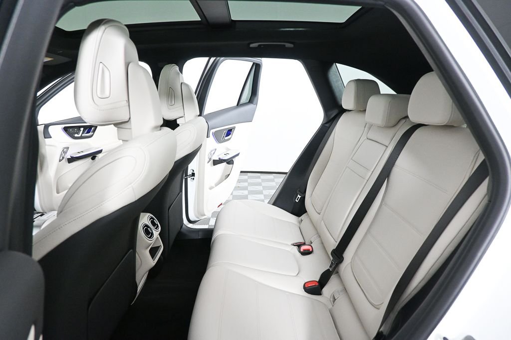New 2026 Polar White Mercedes-Benz GLC 300 image 18