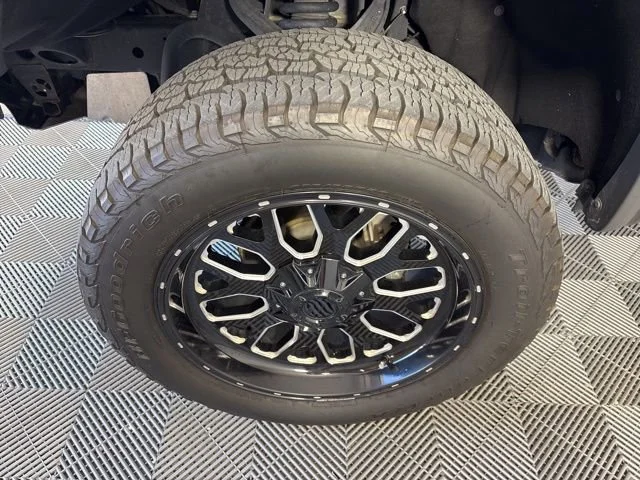 Used 2018 SATIN STEEL METALLIC Chevrolet 4WD ZR2 image 33