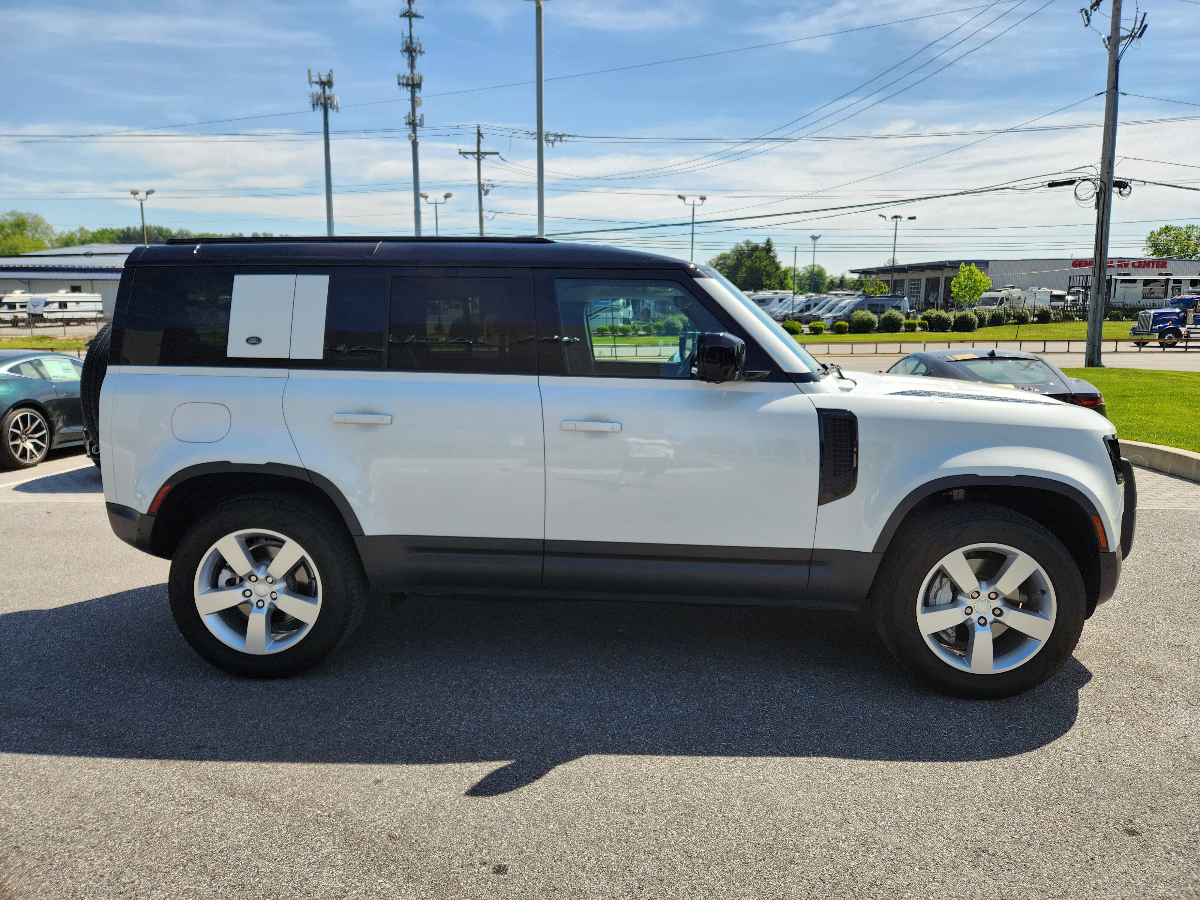 Certified Used 2024 Fuji White Land Rover S image 6