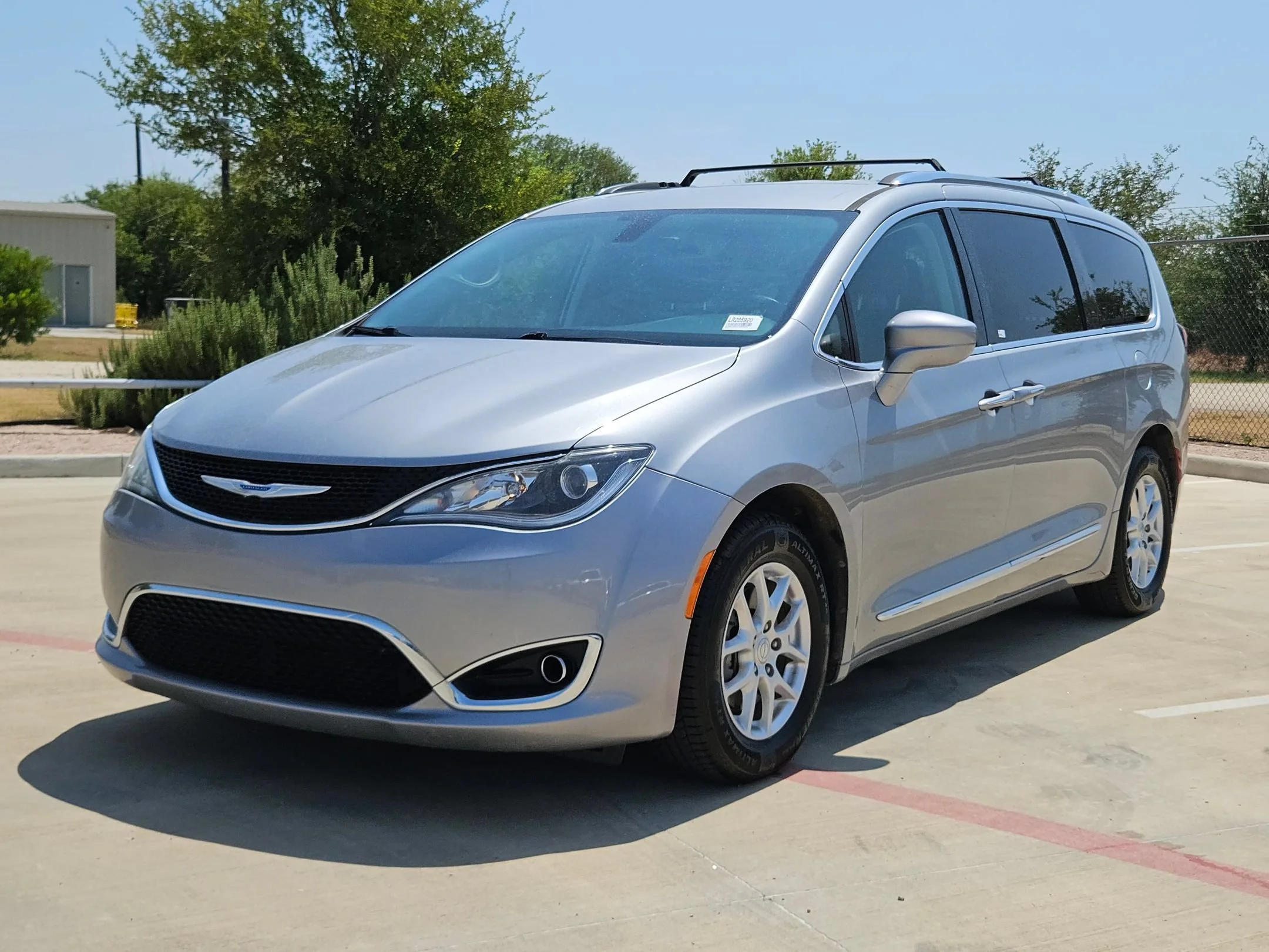 Used 2020 Silver Chrysler Touring L image 7