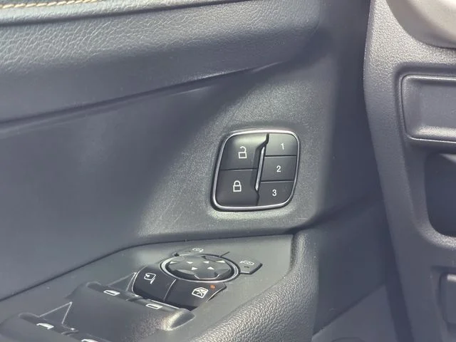 Certified Used 2024 Oxford White Ford XLT image 17