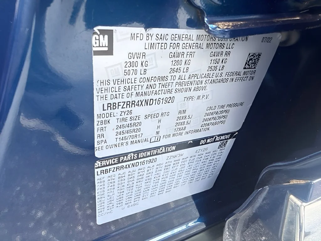 Used 2022 Blue Buick Avenir image 32