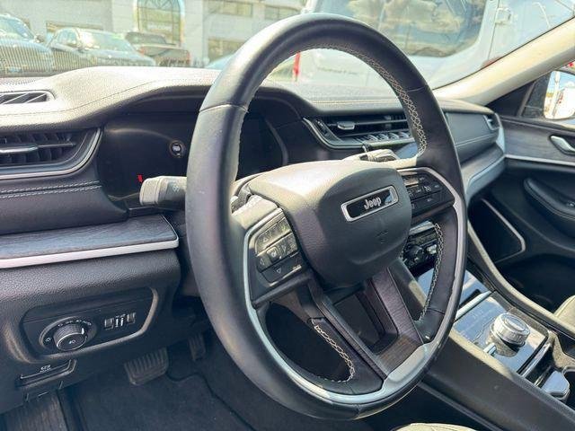 Used 2022 Diamond Black Crystal Pearlcoat Jeep Limited image 24