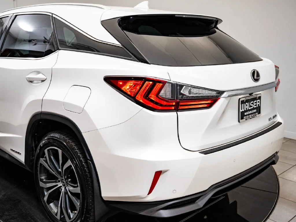 Used 2019 Eminent White Pearl Lexus 450h Premium image 19
