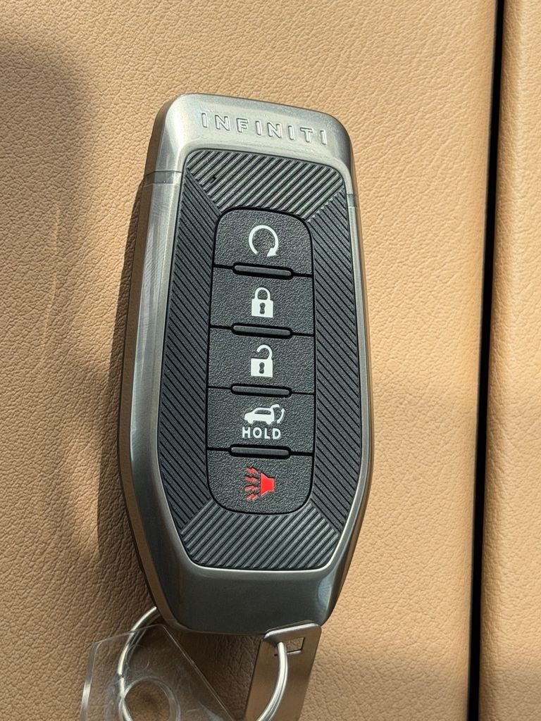 New 2027 RADIANT WHITE INFINITI Luxe 4WD image 29