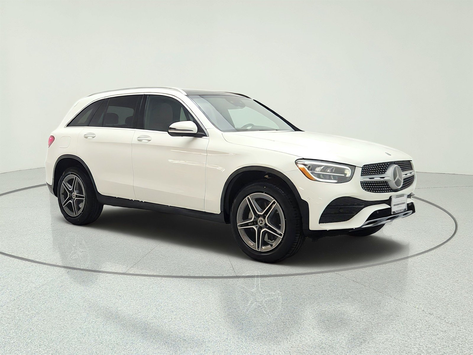 Used 2021 Polar White Mercedes-Benz GLC 300 4MATIC® SUV image 3