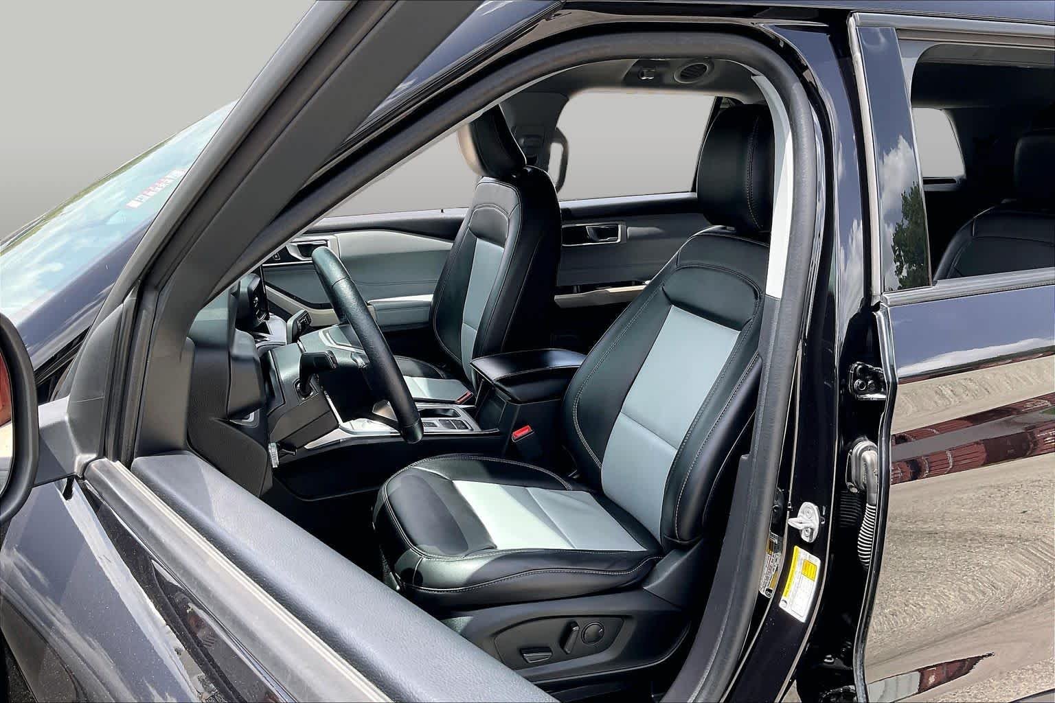 Used 2023 Agate Black Metallic Ford XLT image 8