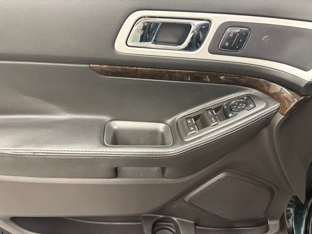 Used 2014 Black Ford Limited image 12