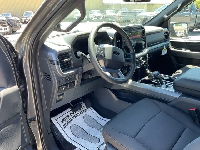 New 2026 Carbonized Gray Metallic Ford XLT image 30