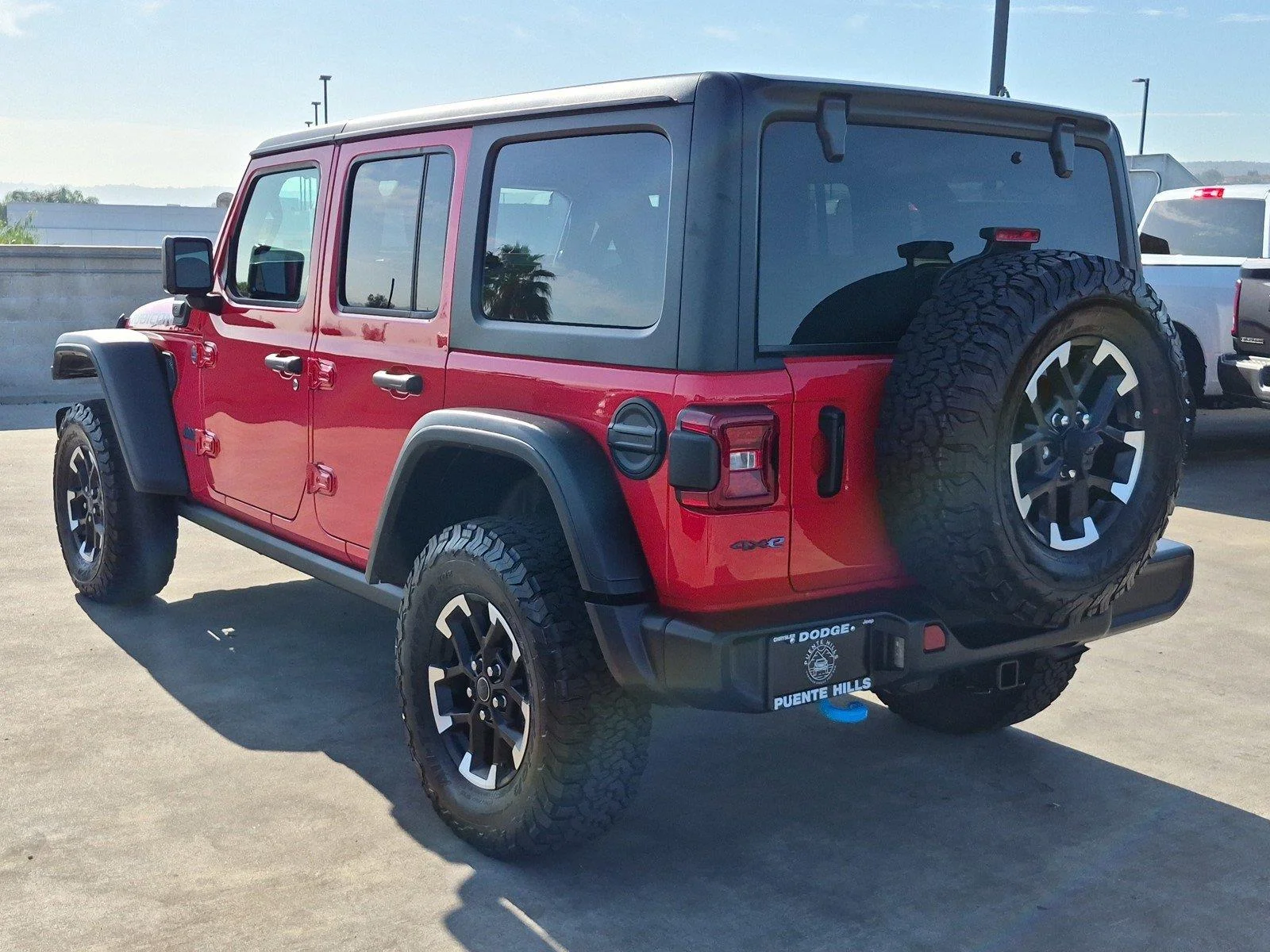 Certified Used 2025 Firecracker Red Clearcoat Jeep Rubicon image 5