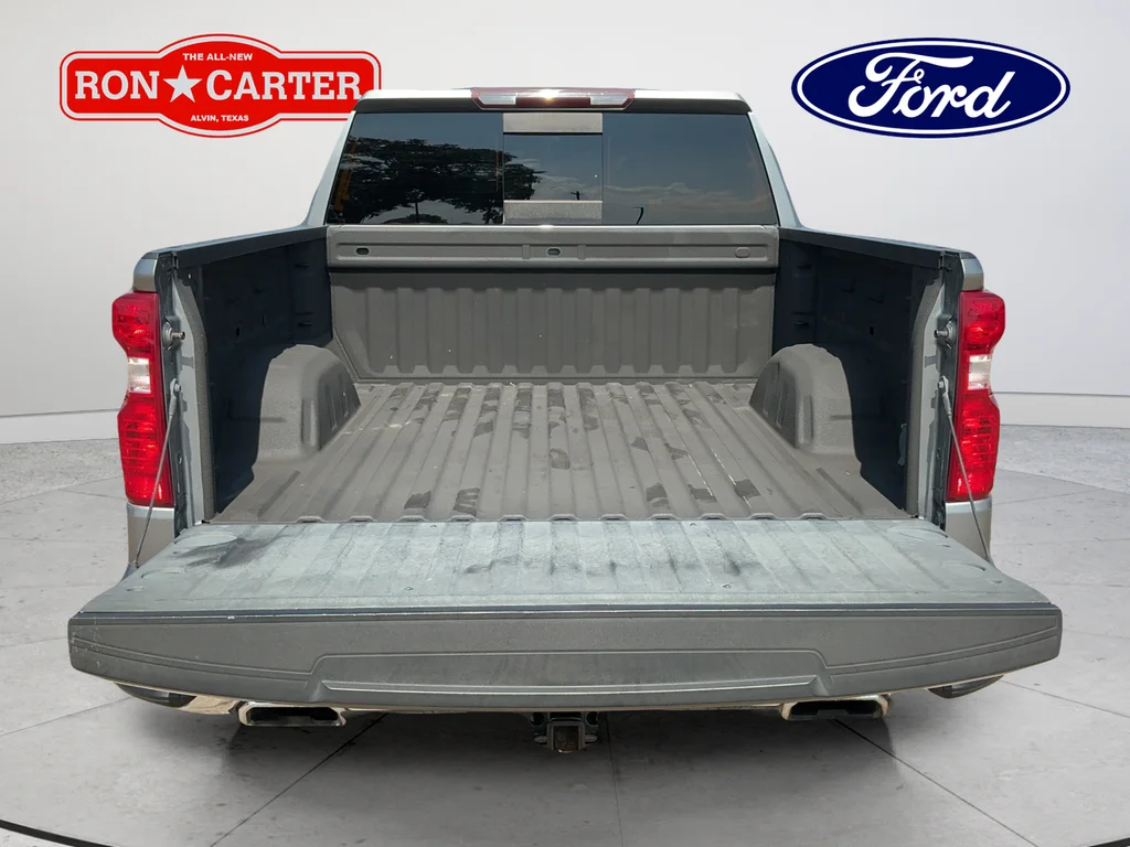 Used 2020 Gray Chevrolet LT image 18