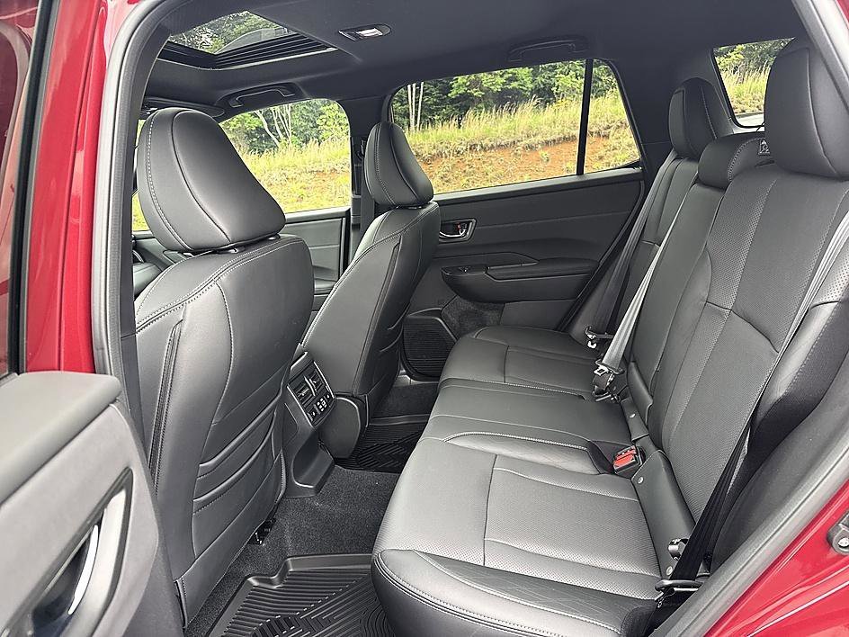2026 Subaru Outback Touring - Photo 12