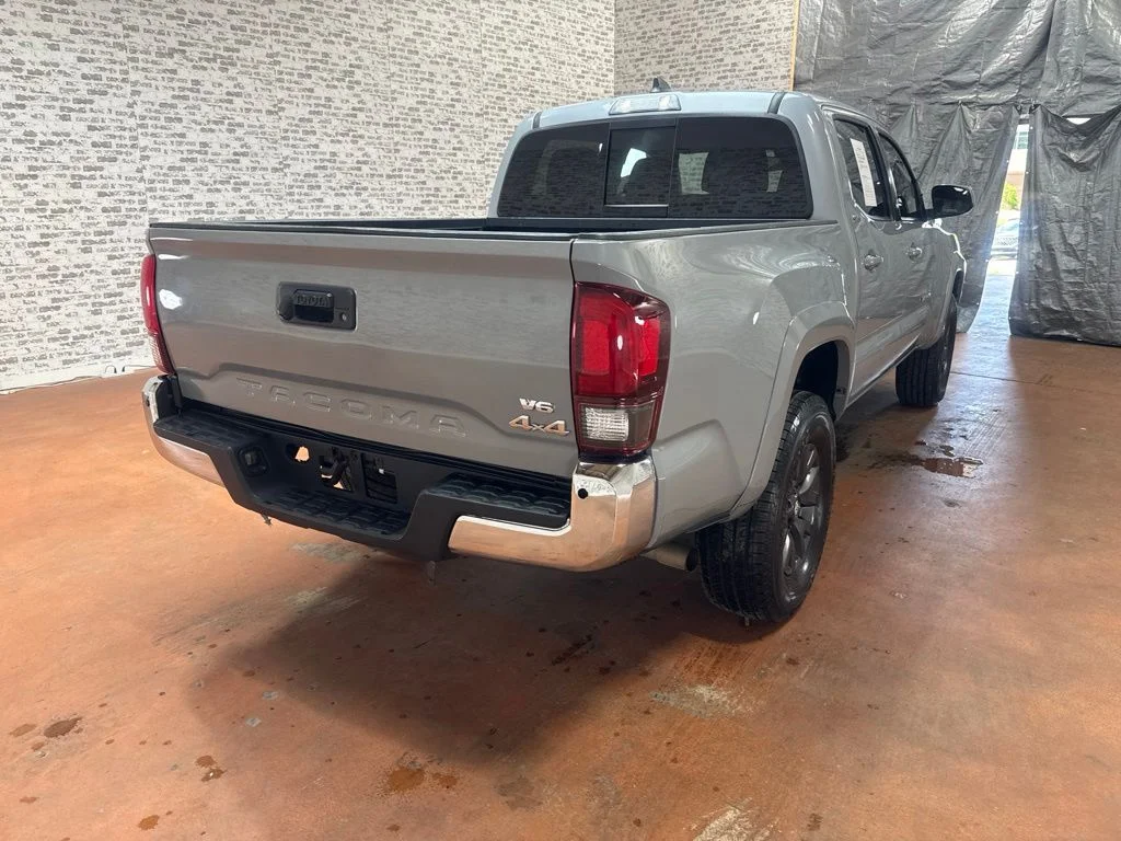 Used 2020 Cement Toyota SR5 image 7