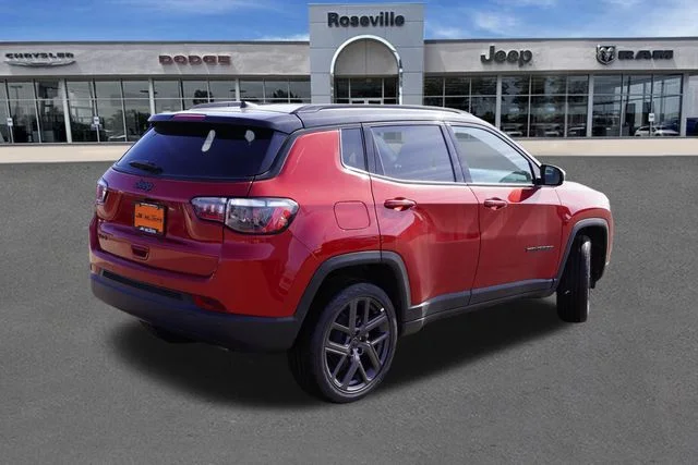 New 2026 Red Hot Pearl-Coat Exterior Paint Jeep Limited image 4