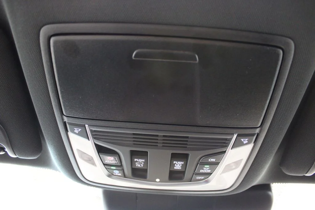New 2026 Platinum White Pearl Acura Base image 32