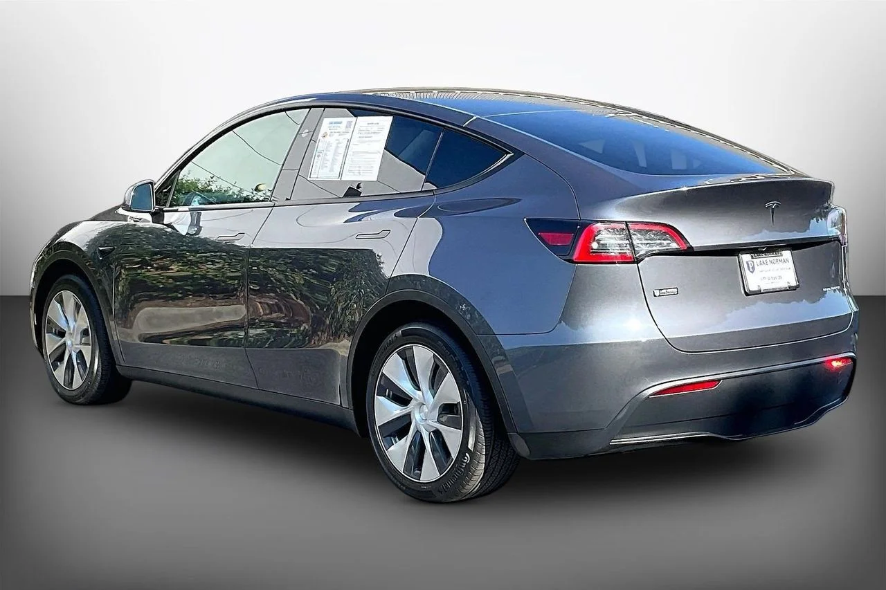 Used 2023  Tesla Long Range image 6