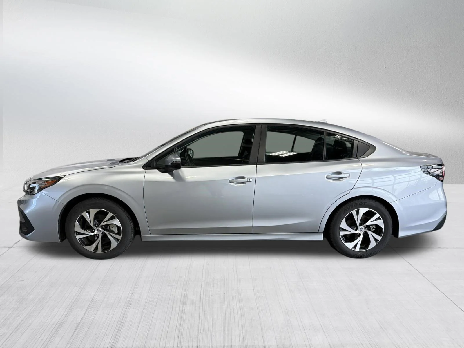 Certified Used 2025 Ice Silver Metallic Subaru Premium image 4