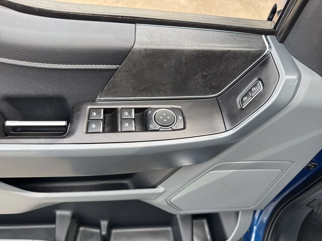 Used 2024 Atlas Blue Metallic Ford XLT image 17