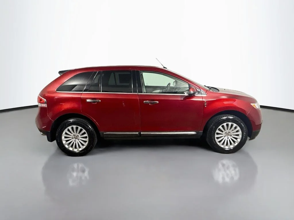 Used 2014 Ruby Red Metallic Tinted Clearcoat Lincoln Base image 8