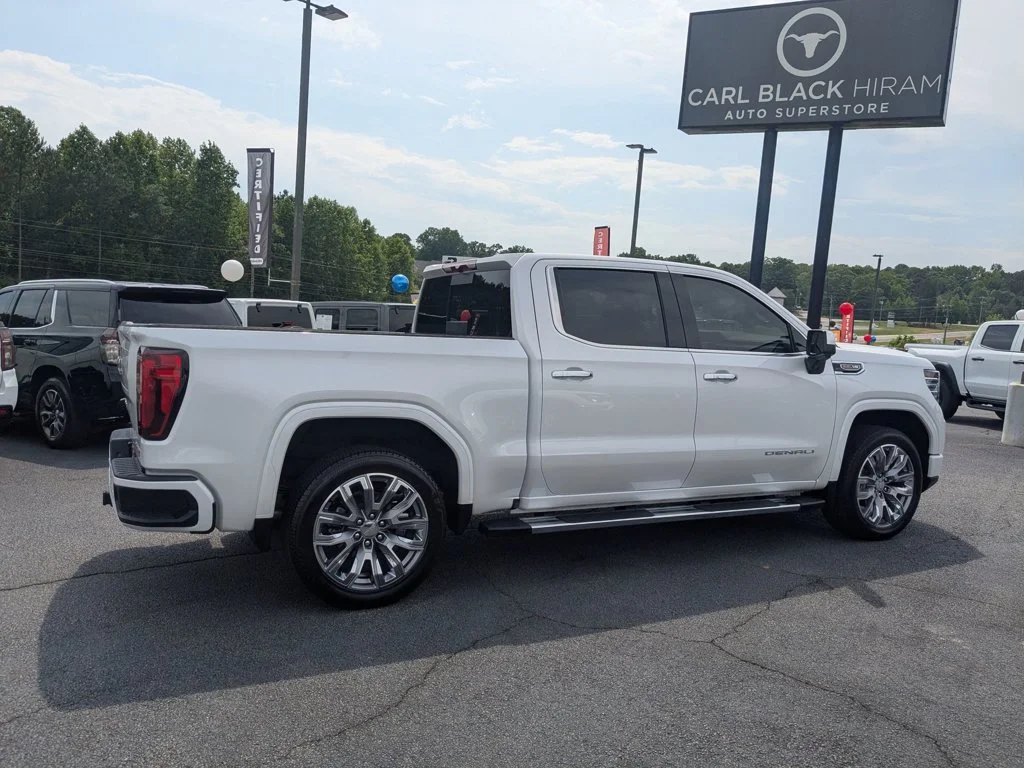 Used 2025 White Frost Tricoat GMC Denali image 4