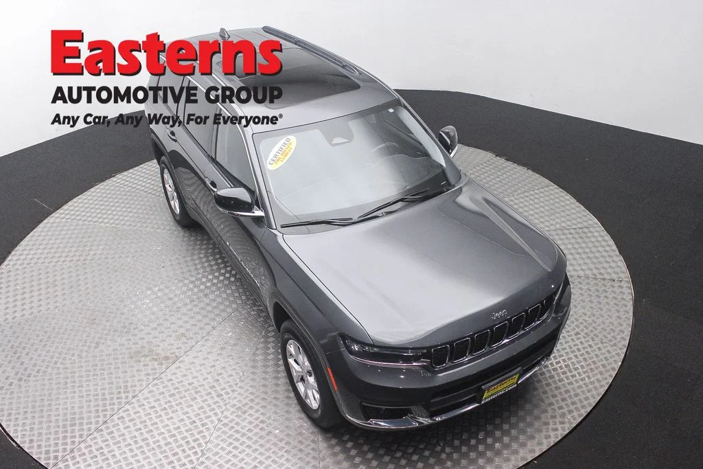 Used 2022 Gray Jeep Limited image 3