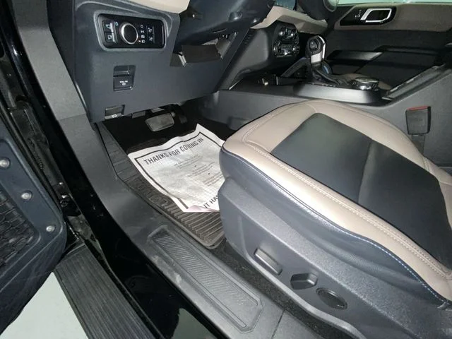 Used 2024 Black Ford Wildtrak image 12